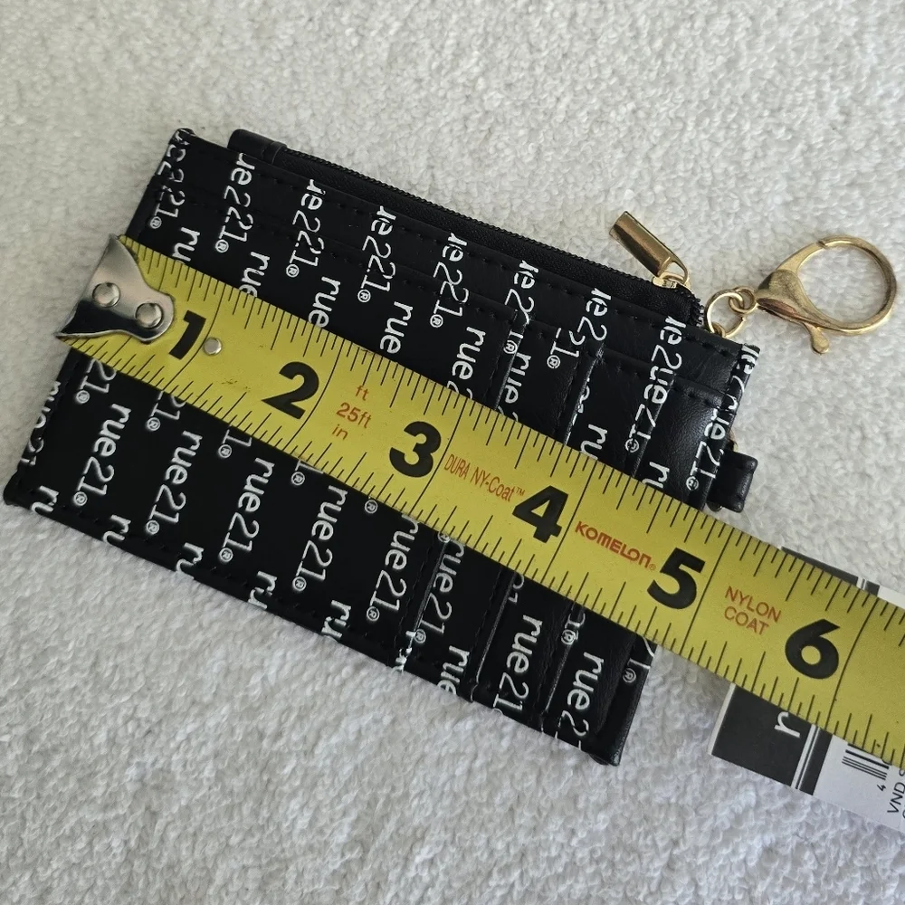 Rue21 Black and White Card Holder with Gold Keychain